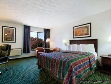 Hotel Ramada By Wyndham 2*